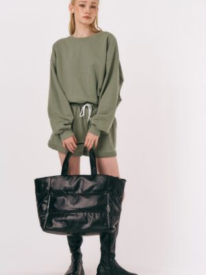 OversizedQuiltedTote_01-scaled-1.jpg